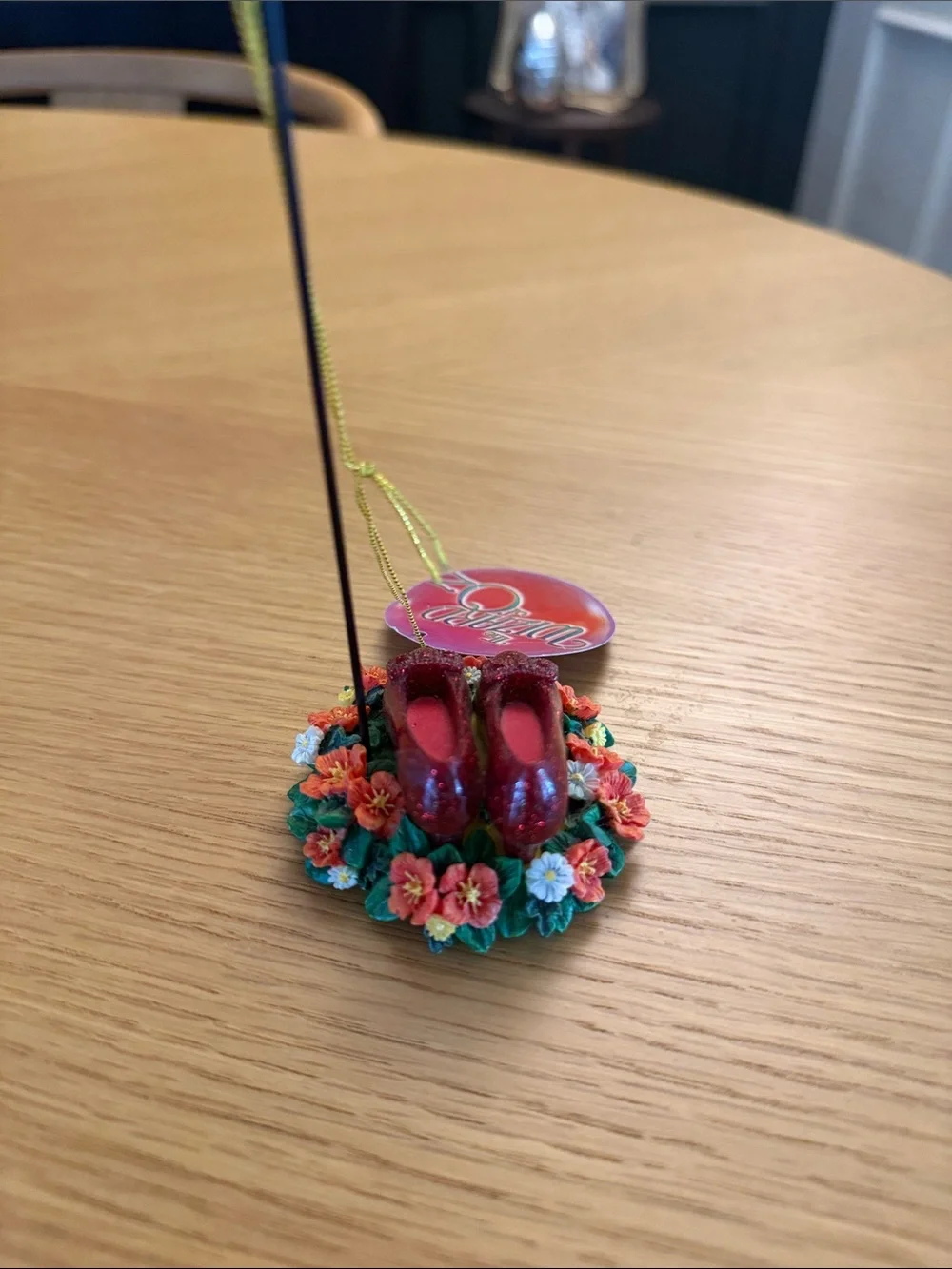 NWT Vintage Wizard of Oz ruby slippers photo holder